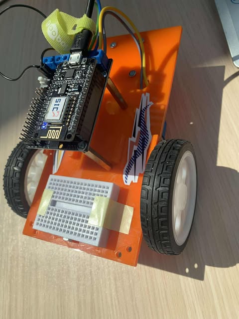robot (od góry)